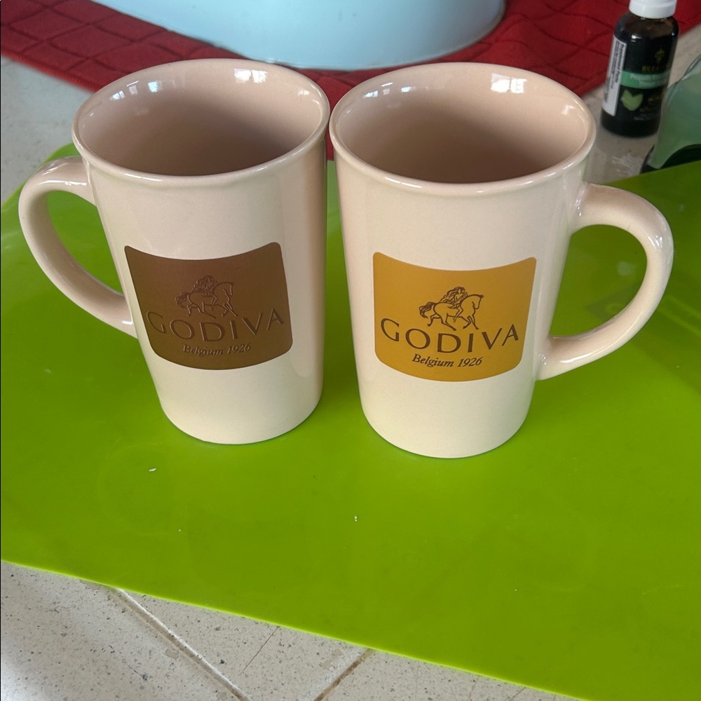 Diva Cream and Gold Mugs Set of 2